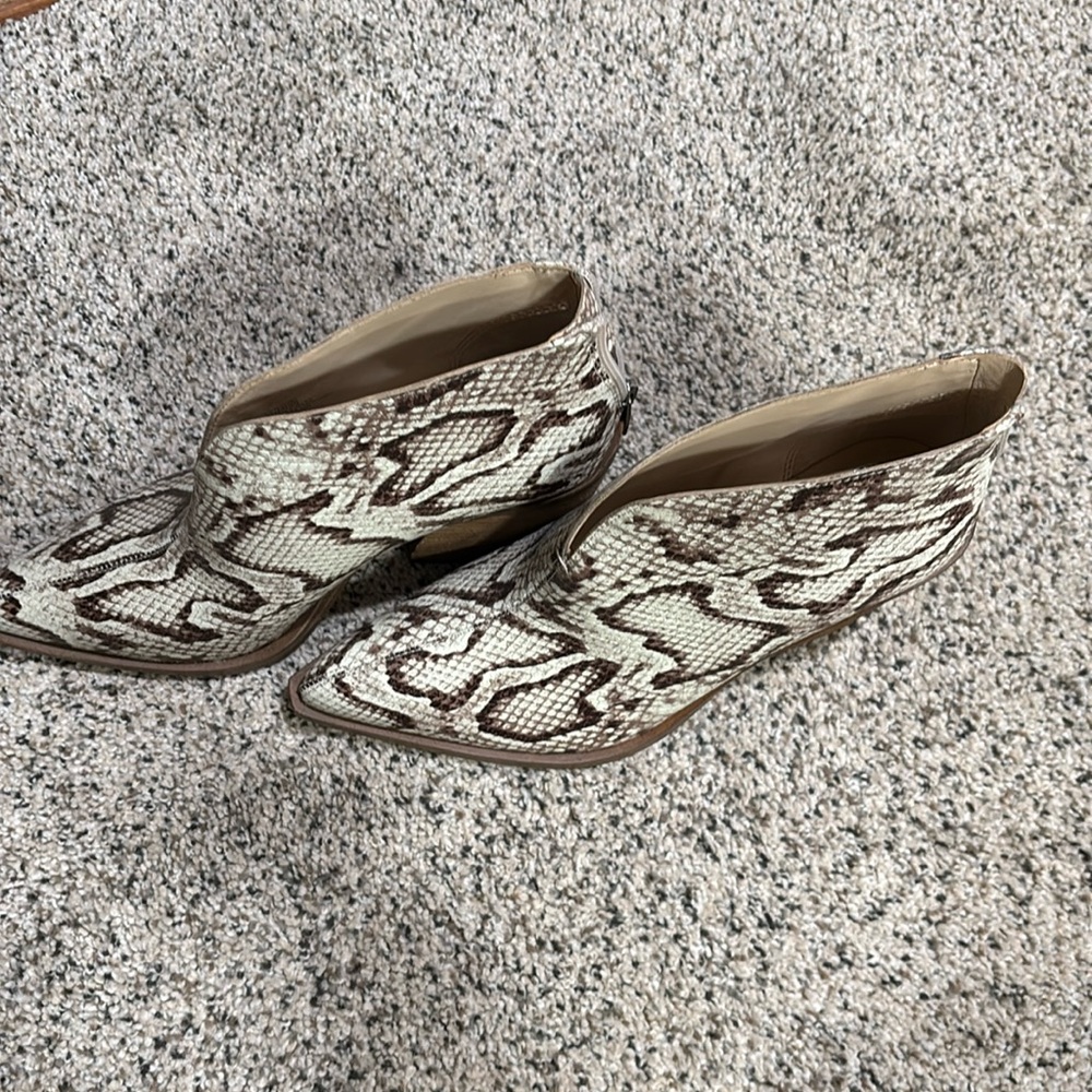 Vince Camuto Heels